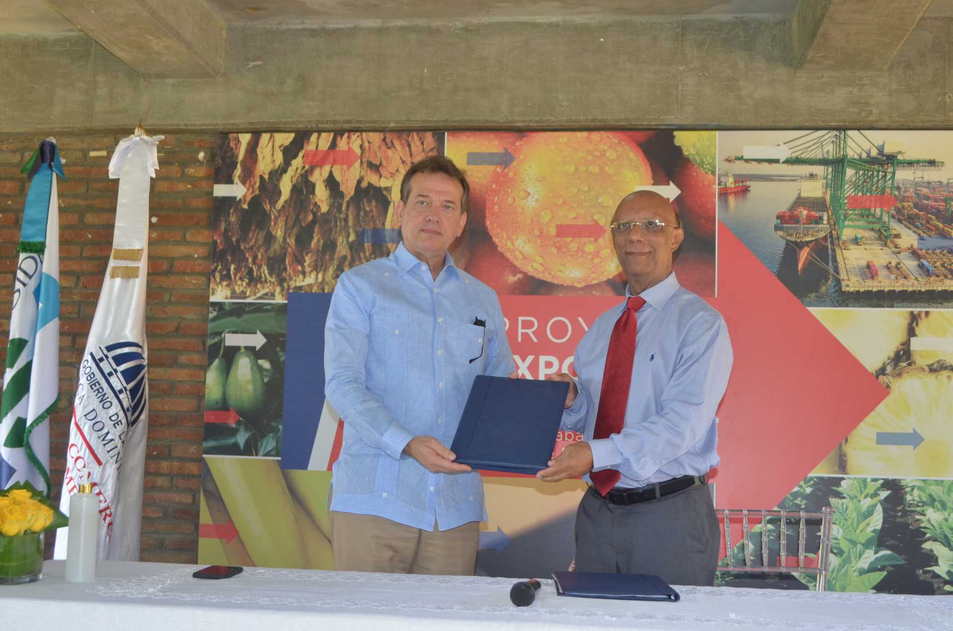 La Universidad ISA y el Ministerio de Industria, Comercio y Mipymes (MICM) firmaron un convenio de colaboración